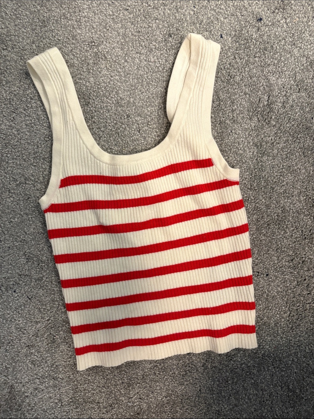H&M ribbed cream & red top